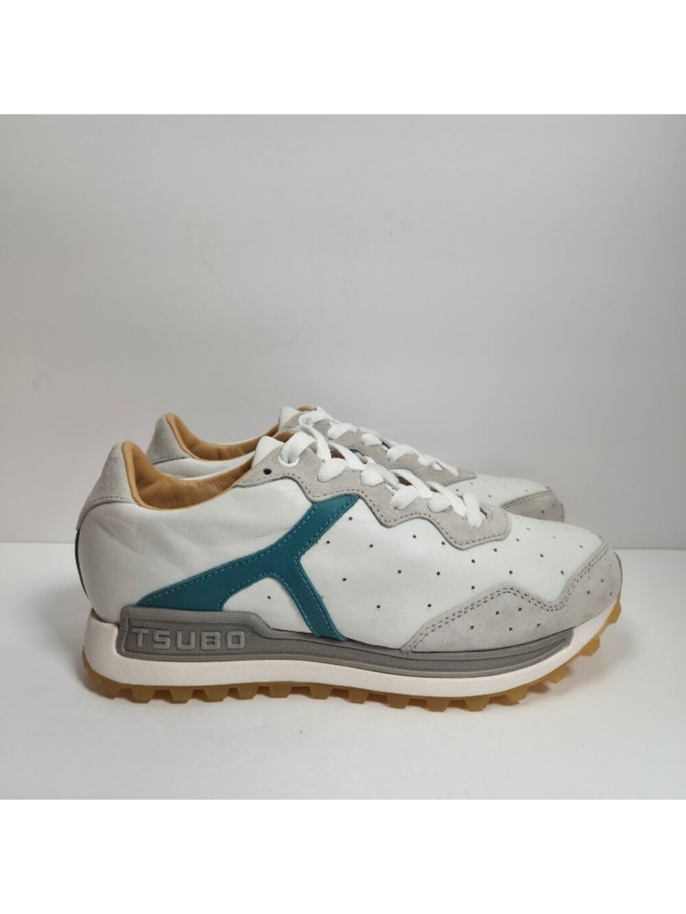 Tsubo Hybrid Jogger Women's White/ Green/Gray Sneakers US Size 7 NWOT